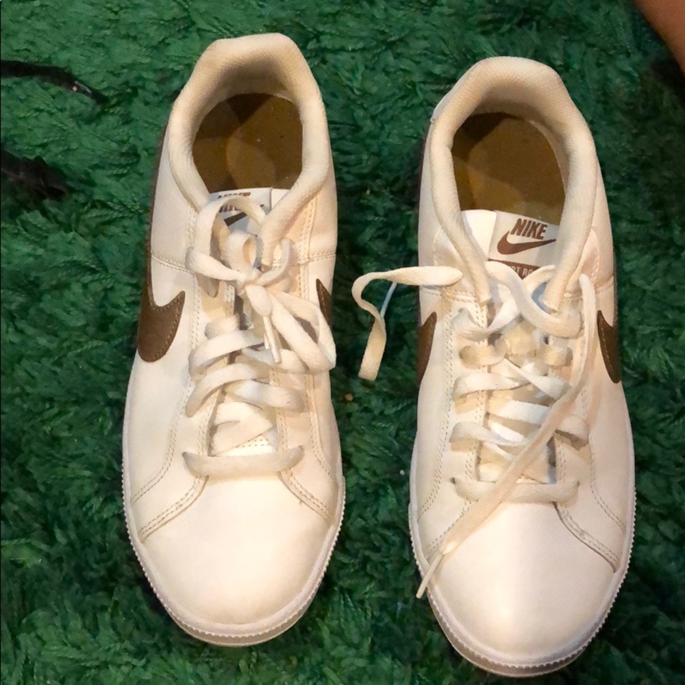 Nike court royal lo women size 8.5
